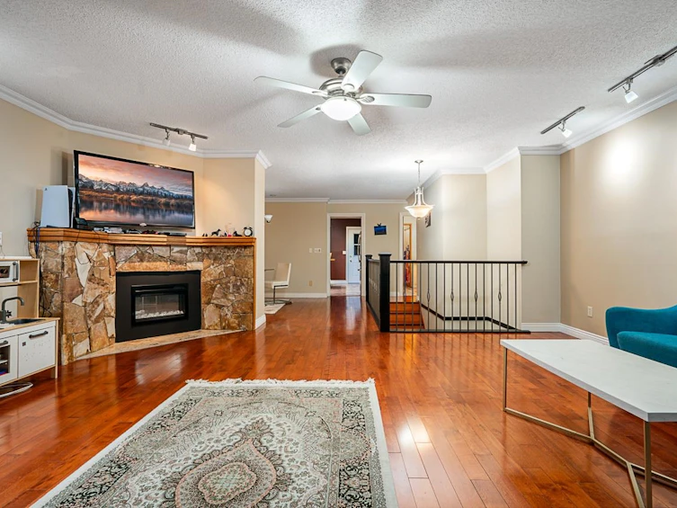 949 Lynwood Avenue, Port Coquitlam, BC, V3B 6J7 - 8