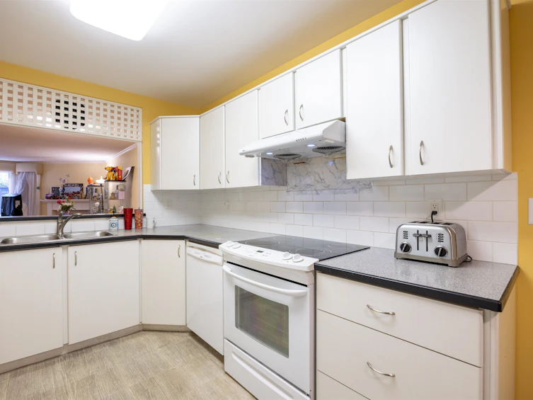 110-15300 17 Avenue, Surrey, BC, V4A 8Y6 - 10