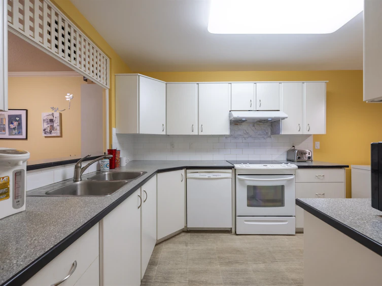 110-15300 17 Avenue, Surrey, BC, V4A 8Y6 - 7