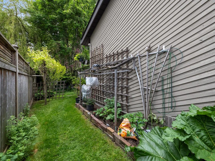 12381 24 Avenue, Surrey, BC, V4A 6N2 - 32