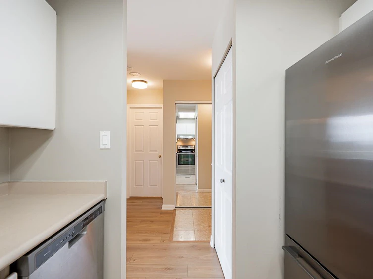 704-4657 Hazel Street, Burnaby, BC, V5H 4R2 - 11