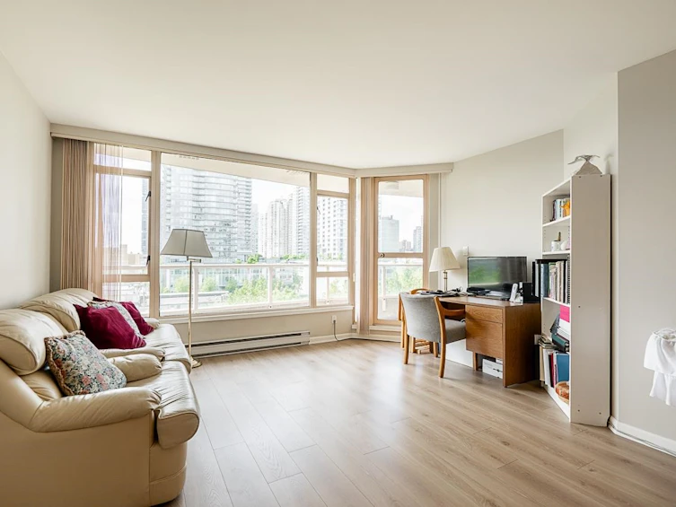 704-4657 Hazel Street, Burnaby, BC, V5H 4R2 - 4