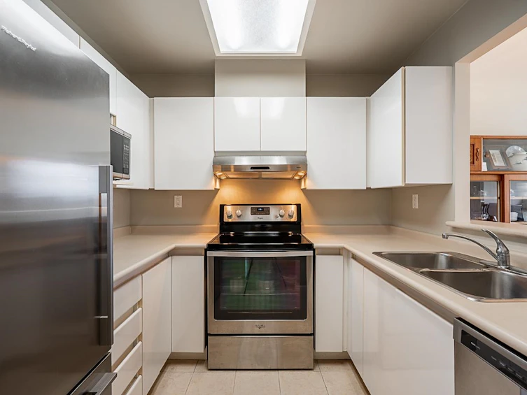 704-4657 Hazel Street, Burnaby, BC, V5H 4R2 - 8