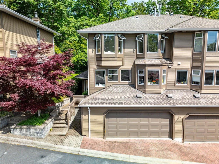 8871 Robins Court, Burnaby, BC, V5A 4K8 - 32