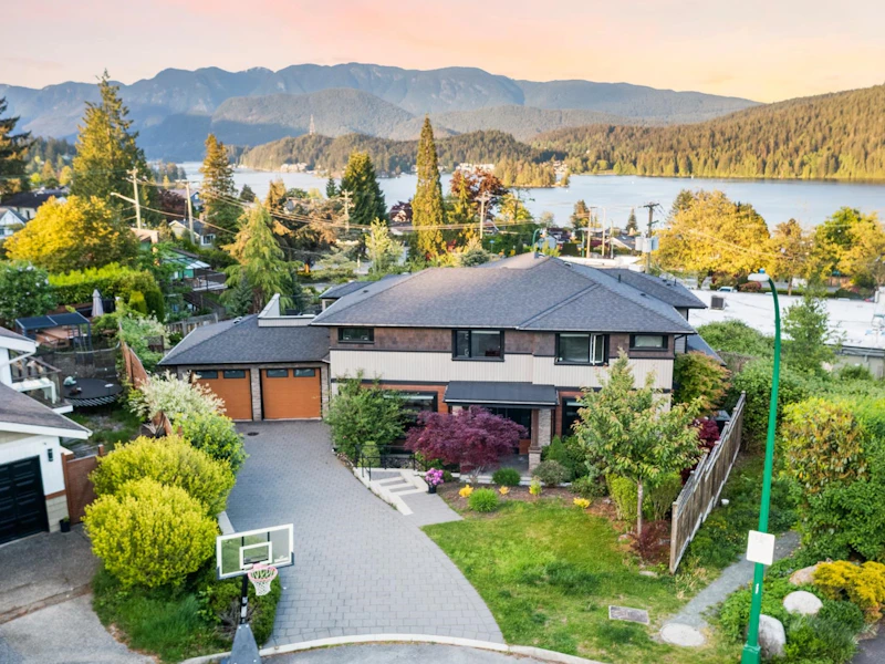 434 Felton Place, North Vancouver BC