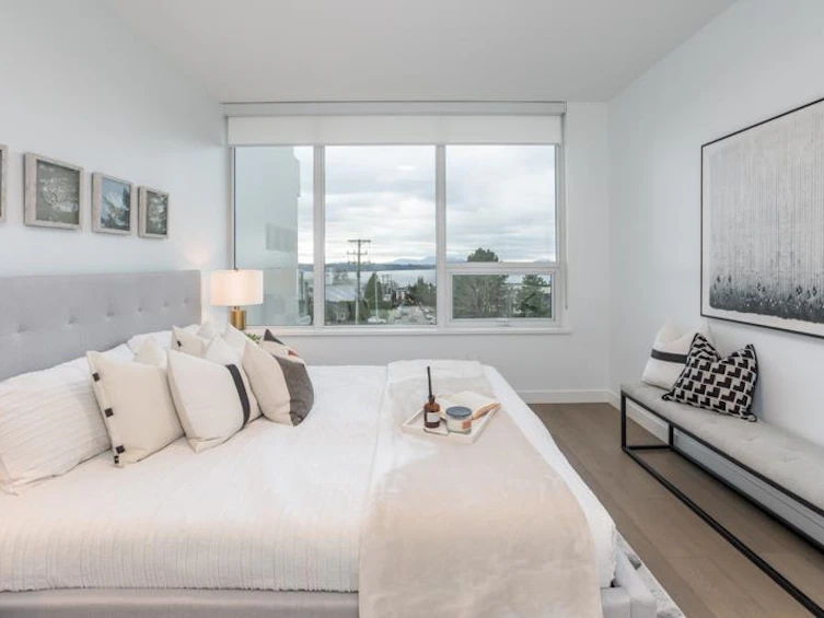 201-15165 Thrift Avenue, Surrey, BC, V4B 0C1 - 13