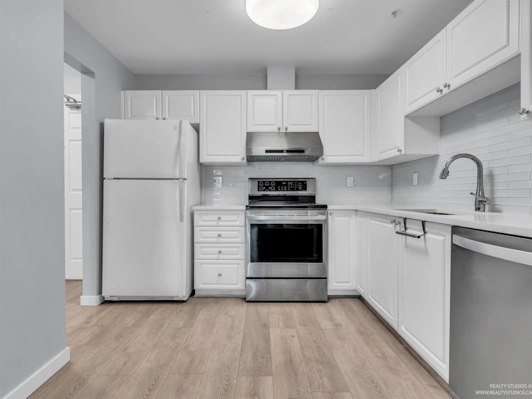105-519 Twelfth Street, New Westminster, BC, V3M 6V9 - 2