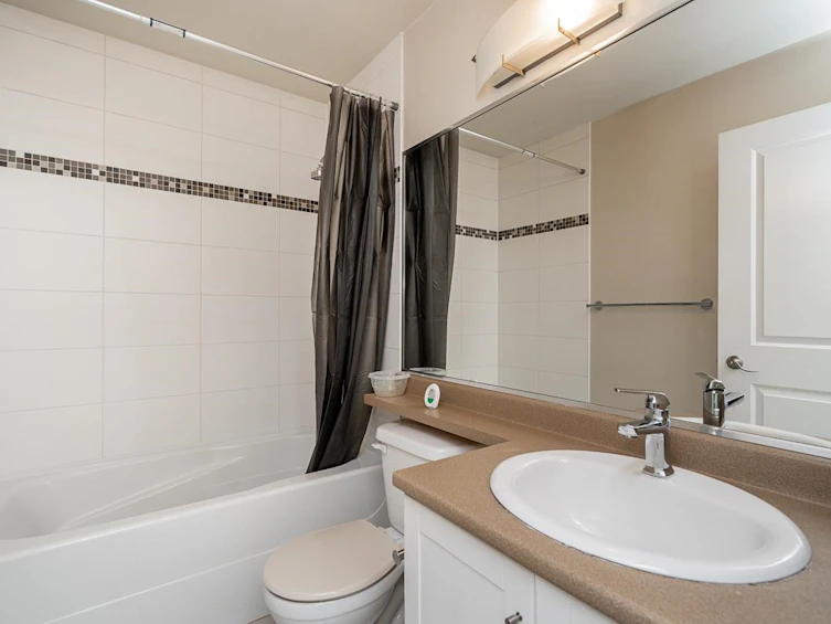 101-814 Royal Avenue, New Westminster, BC, V3M 1J9 - 13