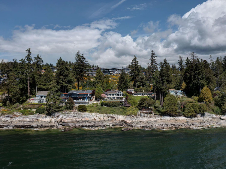 5951 Sunshine Coast Highway, Sechelt, BC, V0N 3A7 - 5