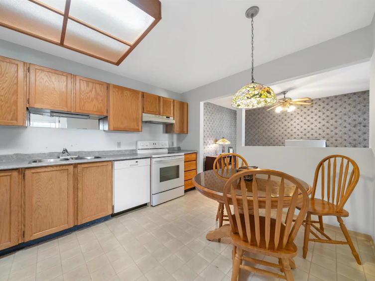 202-22222 119 Avenue, Maple Ridge, BC, V2X 2Y9 - 3