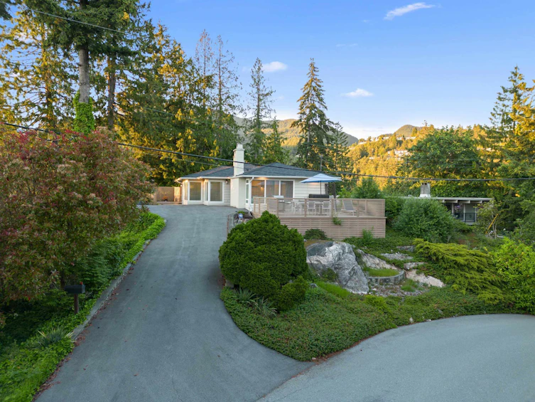 5485 Greenleaf Road, West Vancouver, BC, V7W 1N5