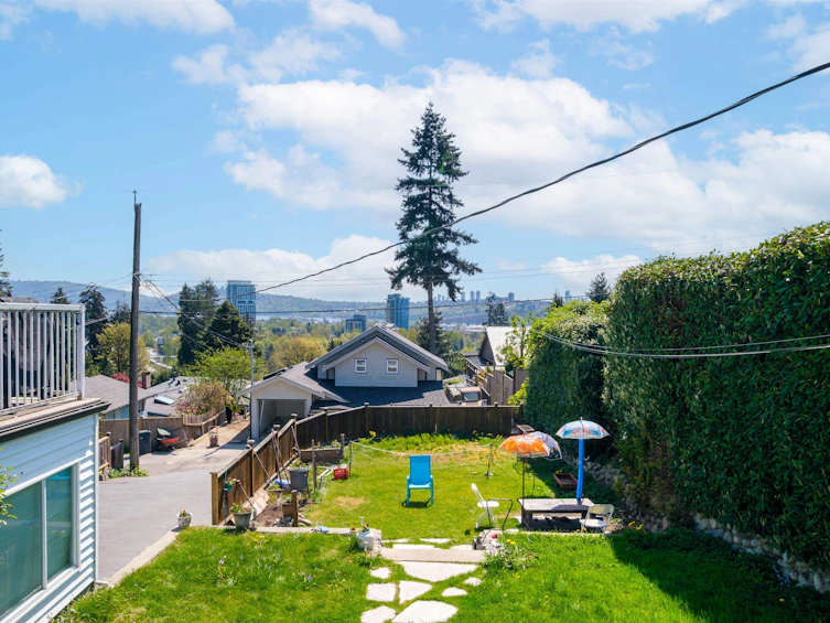 1059 Calverhall Street, North Vancouver, BC, V7L 1Y4 - 12