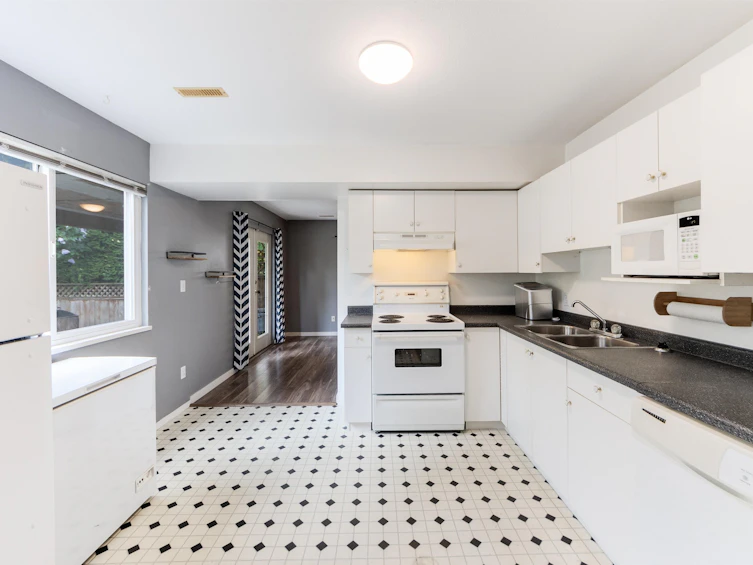 11468 Roxburgh Road, Surrey, BC, V3R 0W4 - 22