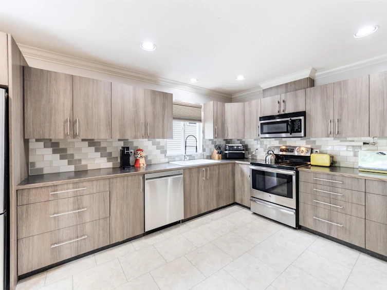 11468 Roxburgh Road, Surrey, BC, V3R 0W4 - 10
