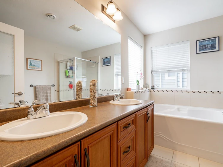 21167 82a Avenue, Langley, BC, V2Y 0B5 - 18