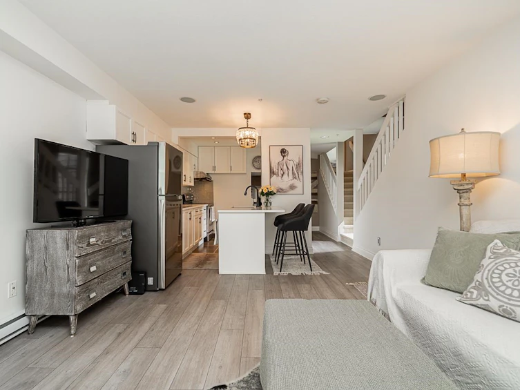 207-2175 W 3rd Avenue, Vancouver, BC, V6K 1L2 - 5