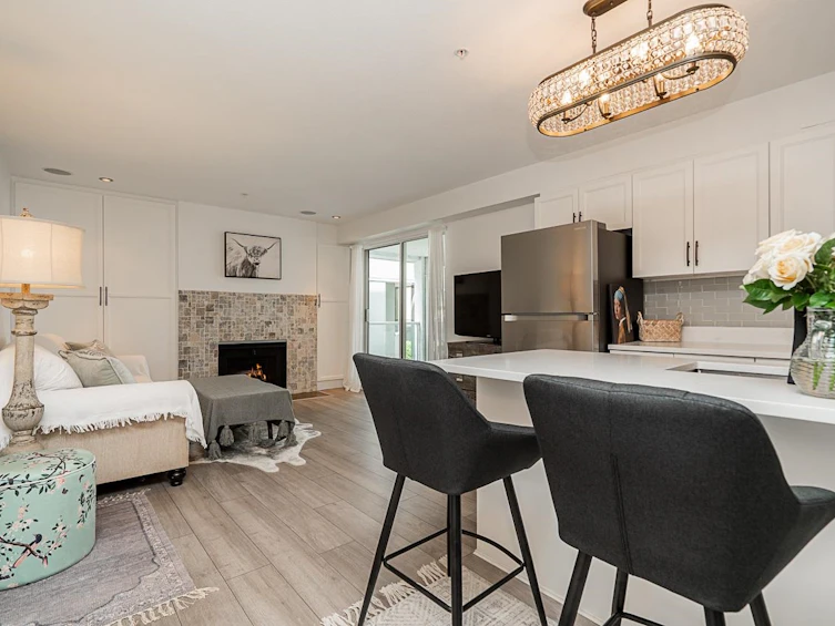 207-2175 W 3rd Avenue, Vancouver, BC, V6K 1L2 - 3