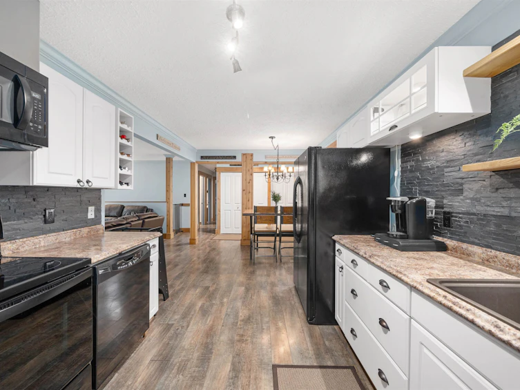 32718 Charnley Drive, Mission, BC, V2V 5R7 - 4