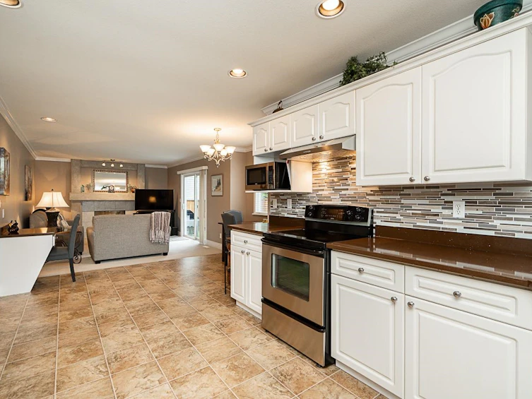 18866 65 Avenue, Surrey, BC, V3S 8V4 - 17