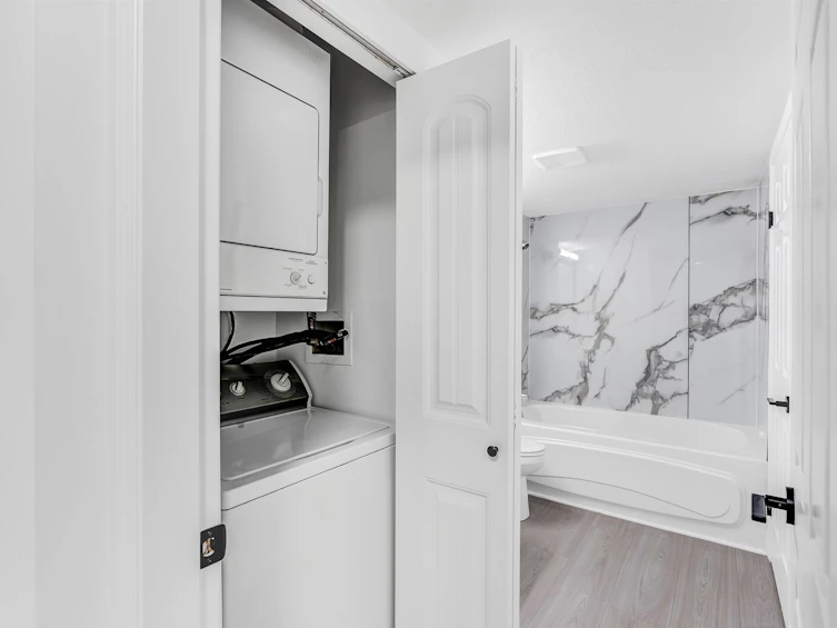 218-15268 105 Avenue, Surrey, BC, V3R 0W8 - 23