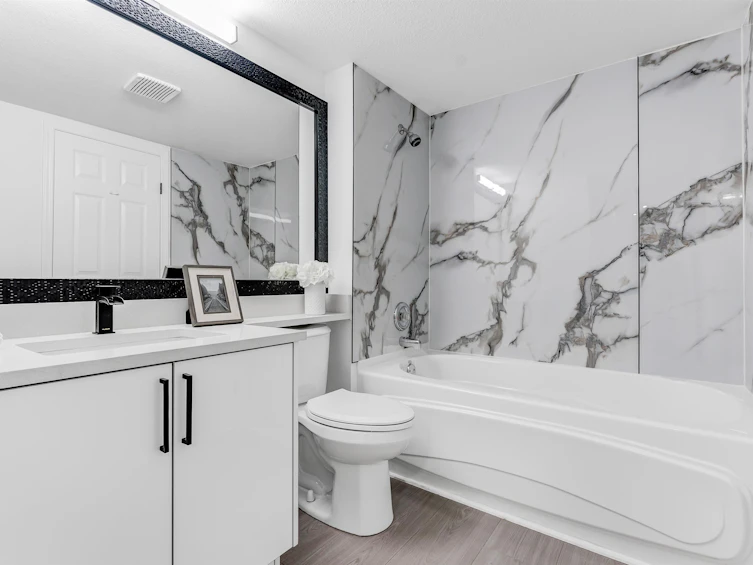 218-15268 105 Avenue, Surrey, BC, V3R 0W8 - 22