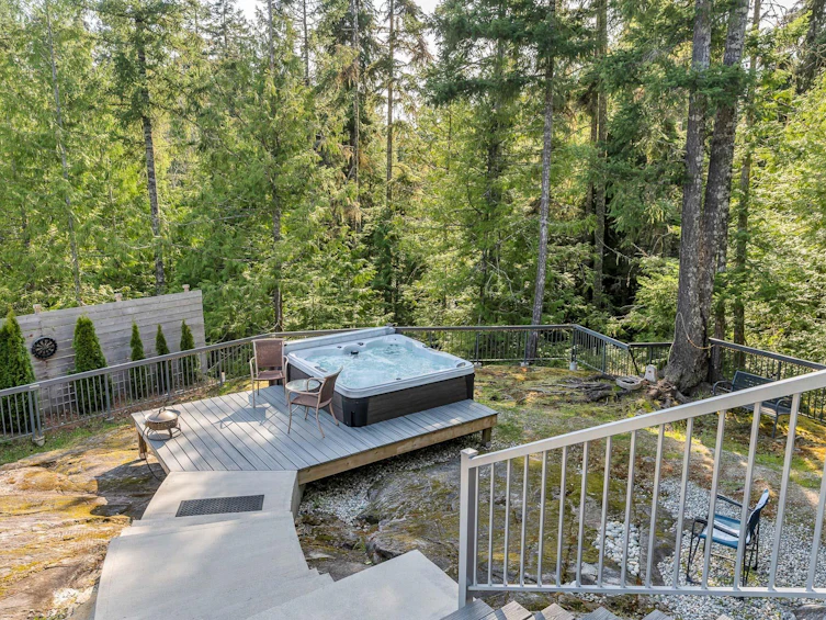 9431 Stephens Way, Halfmoon Bay, BC, V7Z 1G9 - 14