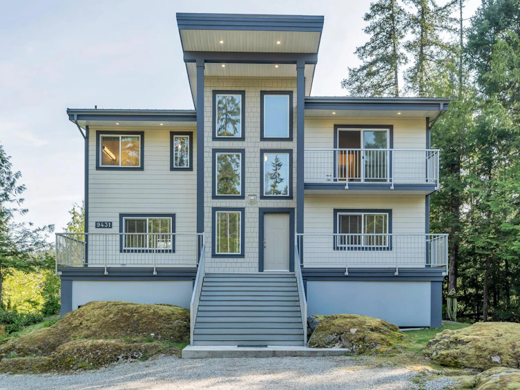 9431 Stephens Way, Halfmoon Bay, BC, V7Z 1G9