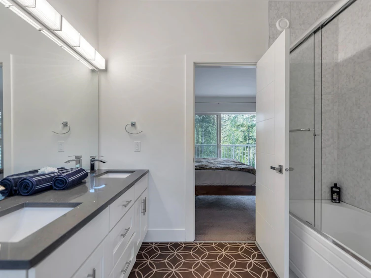 9431 Stephens Way, Halfmoon Bay, BC, V7Z 1G9 - 28