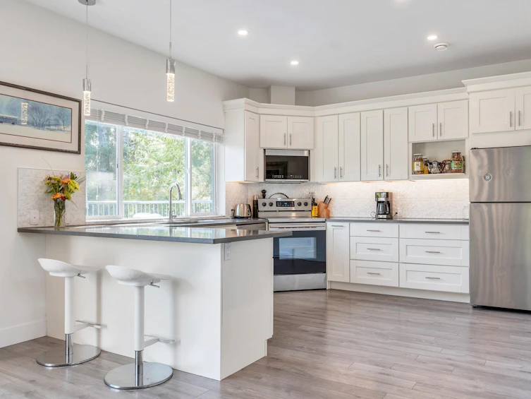 9431 Stephens Way, Halfmoon Bay, BC, V7Z 1G9 - 7