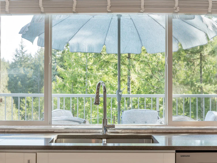 9431 Stephens Way, Halfmoon Bay, BC, V7Z 1G9 - 9