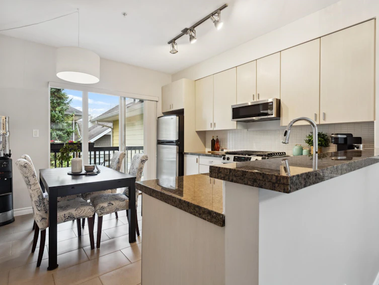 83-6878 Southpoint Drive, Burnaby, BC, V3N 5E4 - 8