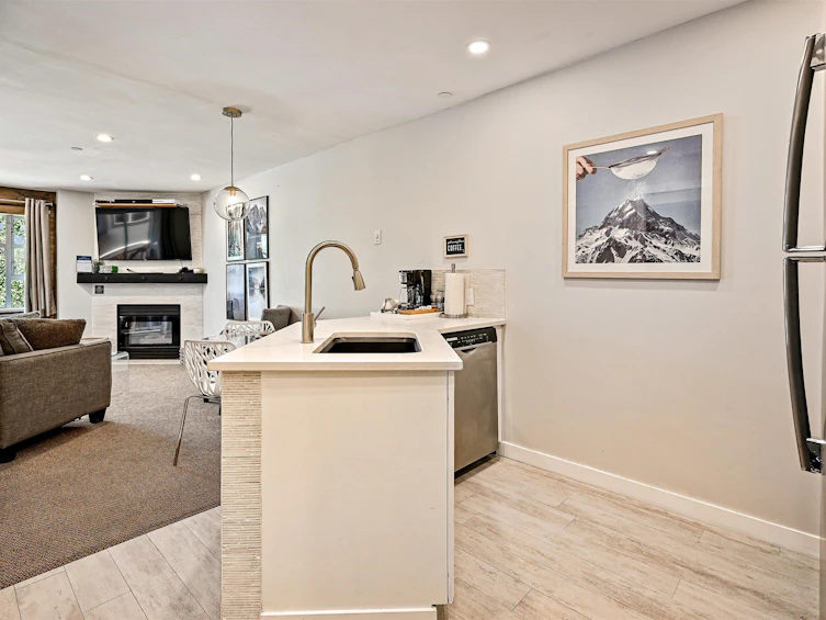 326-4360 Lorimer Road, Whistler, BC, V8E 1A5 - 10