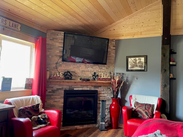 7552 Mickelson Road, Bridge Lake, BC, V0K 1E0 - 14