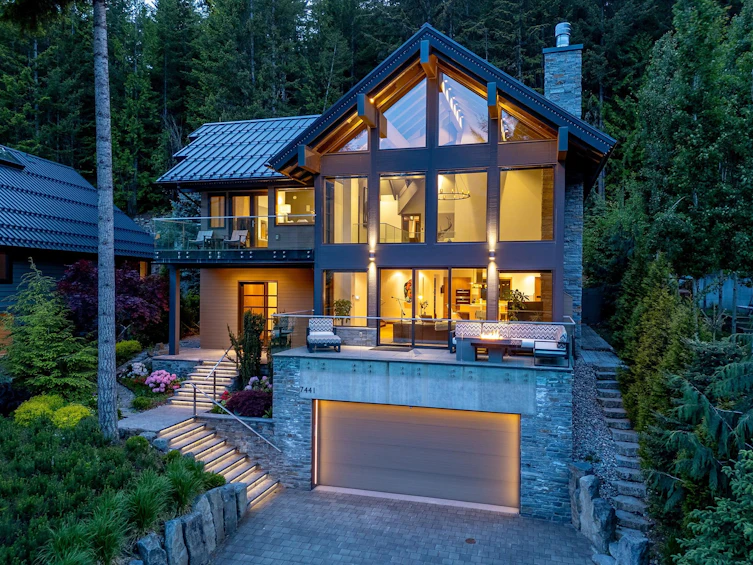 7441 Treetop Lane, Whistler, BC, V8E 0E9