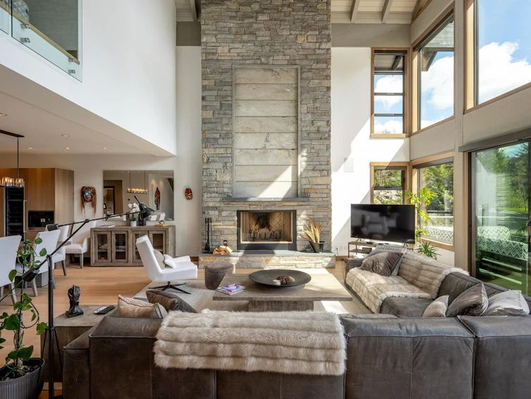 7441 Treetop Lane, Whistler, BC, V8E 0E9 - 3
