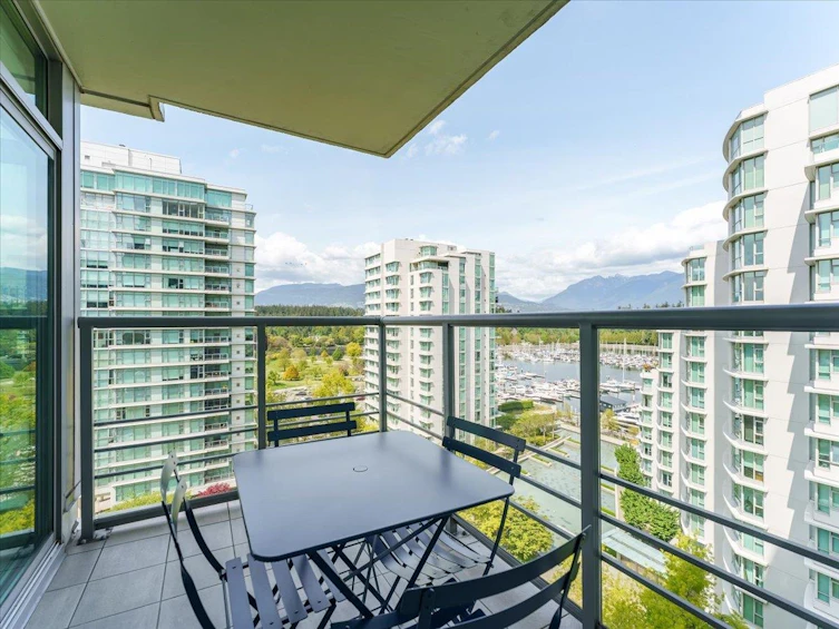 1101-1710 Bayshore Drive, Vancouver, BC, V6G 3G4 - 3