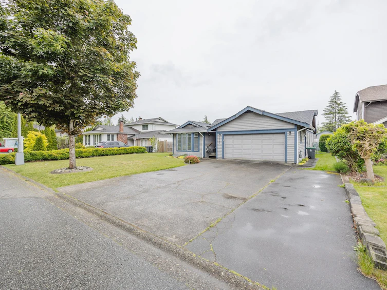 14586 89 Avenue, Surrey, BC, V3R 8B2 - 2