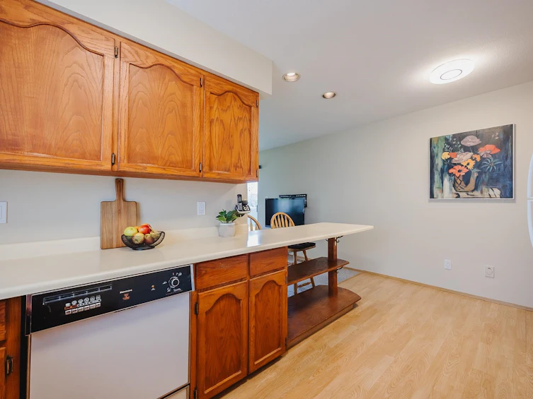 14586 89 Avenue, Surrey, BC, V3R 8B2 - 8