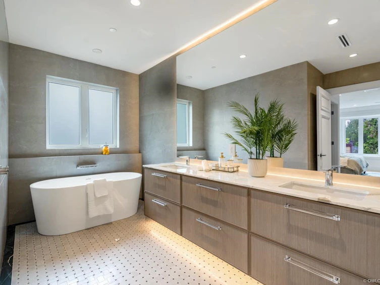 1718 W 61st Avenue, Vancouver, BC, V6P 2C3 - 19