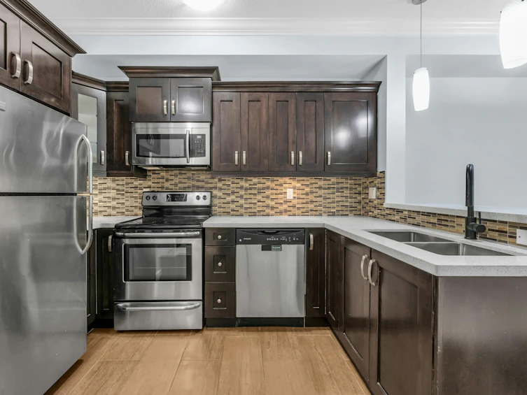 415-13897 Fraser Highway, Surrey, BC, V3T 0G8 - 3