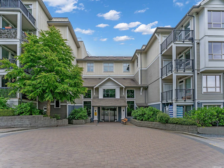 415-13897 Fraser Highway, Surrey, BC, V3T 0G8 - 25