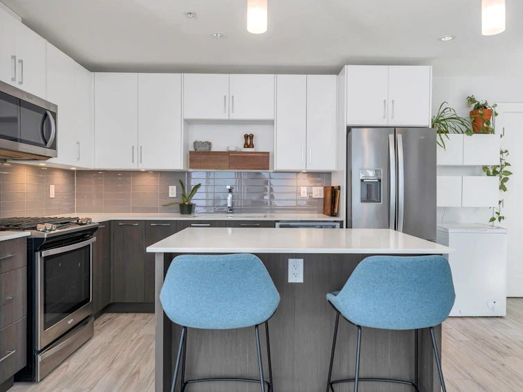 325-13040 No. 2 Road, Richmond, BC, V7E 0C4 - 2