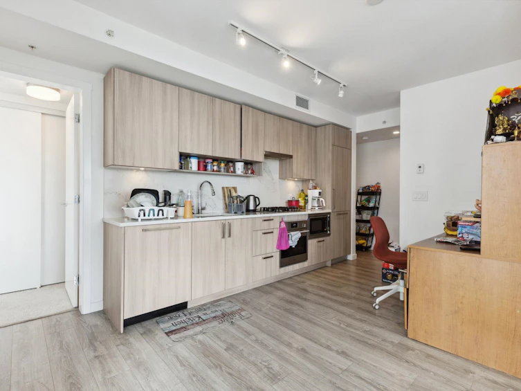 1117-13350 Central Avenue, Surrey, BC, V3T 0S1 - 6
