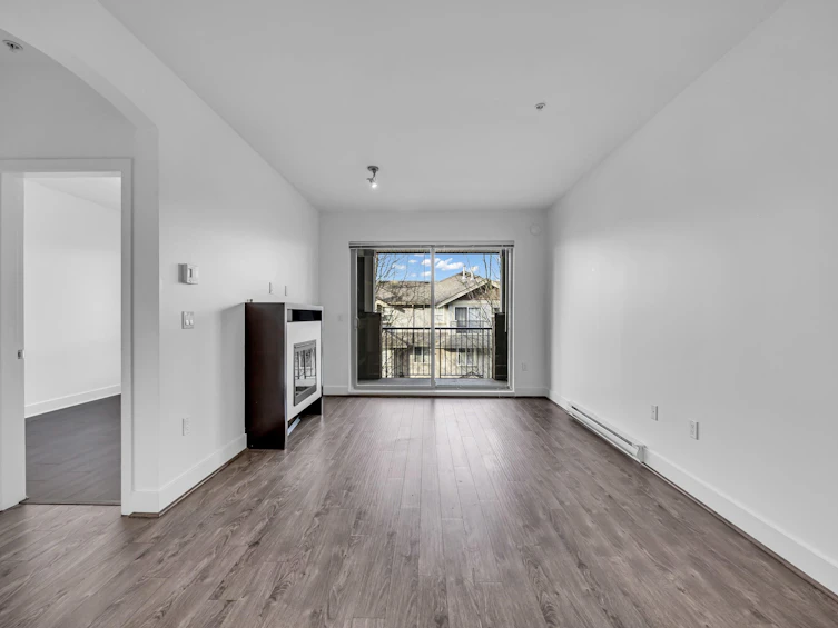 320-6688 120 Street, Surrey, BC, V3W 1T8 - 6