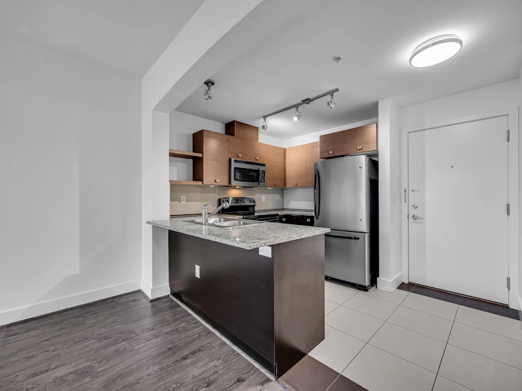 320-6688 120 Street, Surrey, BC, V3W 1T8 - 3