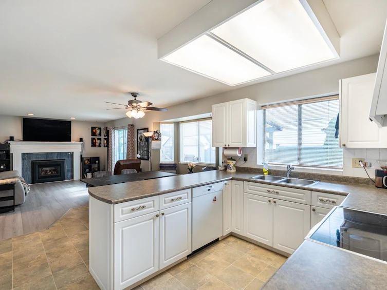 2752 Westlake Place, Coquitlam, BC, V3C 5J8 - 12