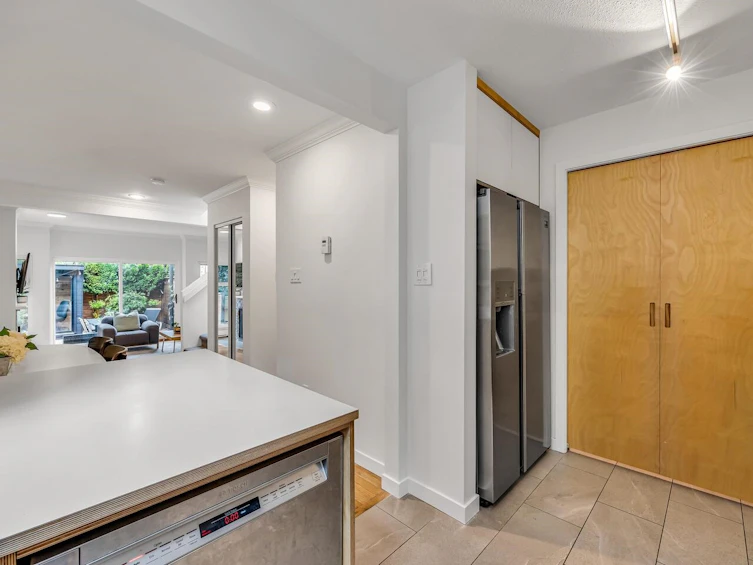 150 W 16th Avenue, Vancouver, BC, V5Y 1Y7 - 11