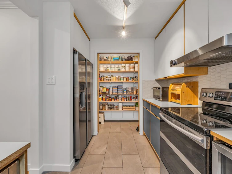 150 W 16th Avenue, Vancouver, BC, V5Y 1Y7 - 15