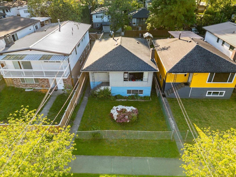 3531 Walker Street, Vancouver, BC, V5N 5A9 - 8