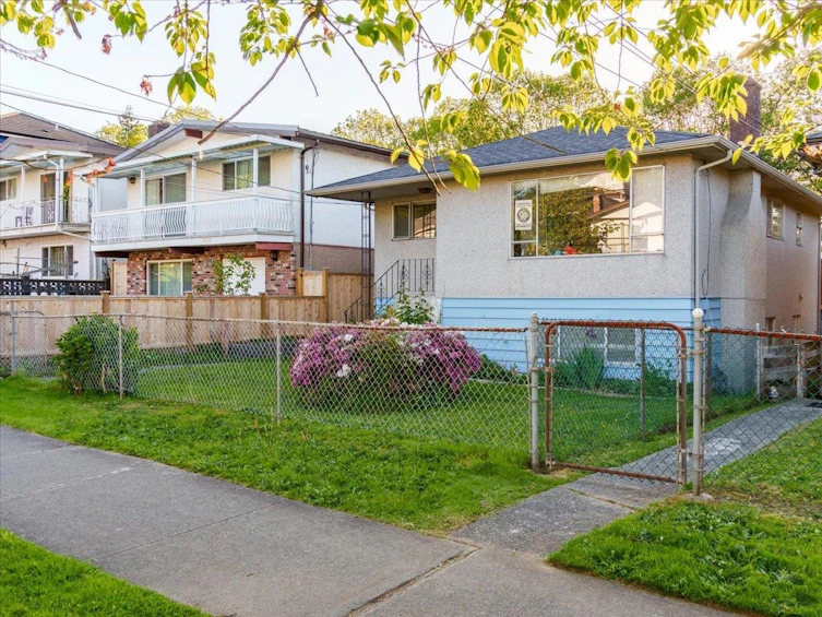 3531 Walker Street, Vancouver, BC, V5N 5A9 - 7